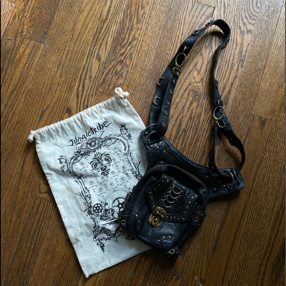 JUNGLE TRIBE BLASTER PACK + DRAWSTRING BAG